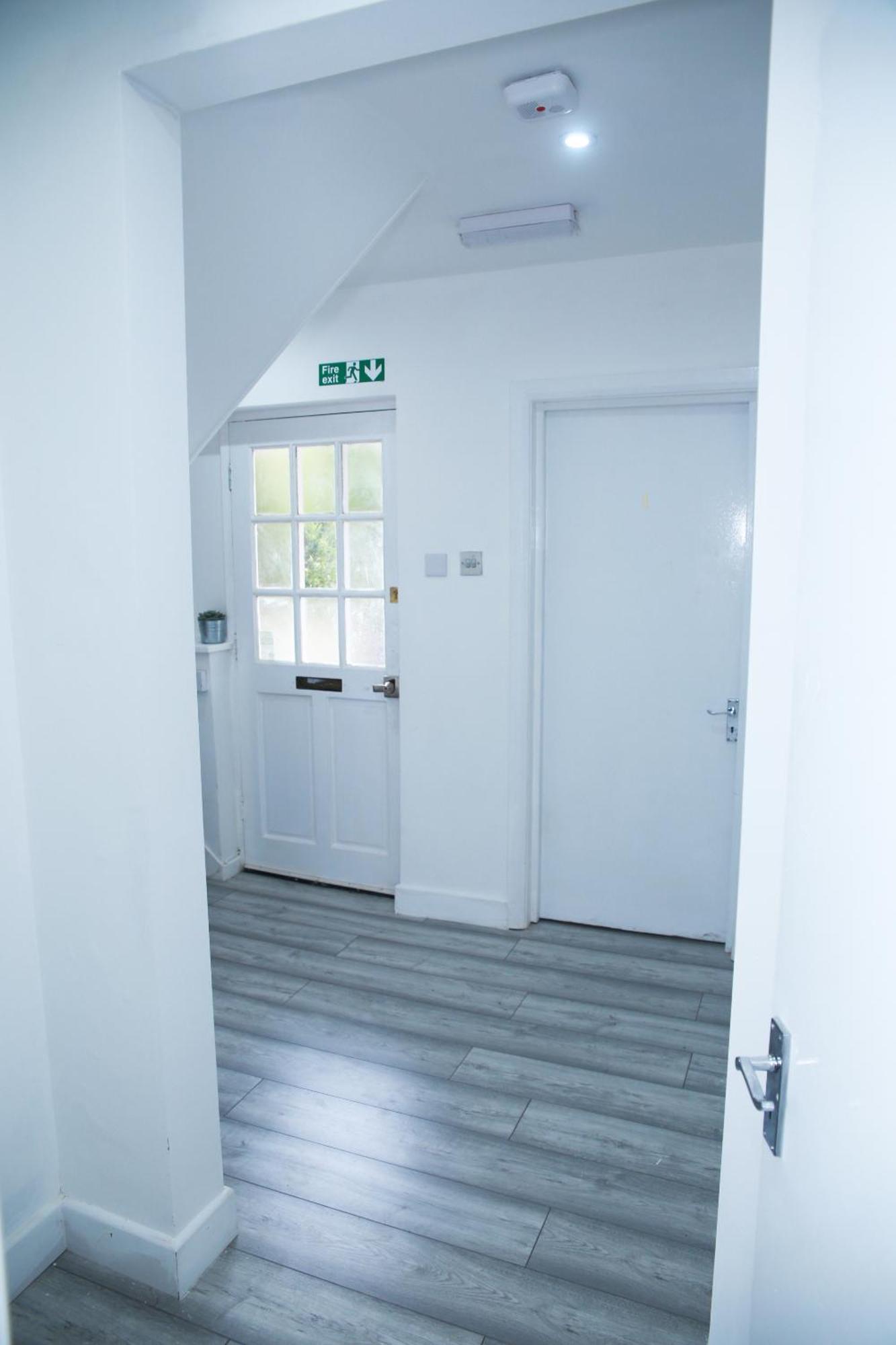 Lovely Apartment With Free Parking On Premises. Londýn Exteriér fotografie